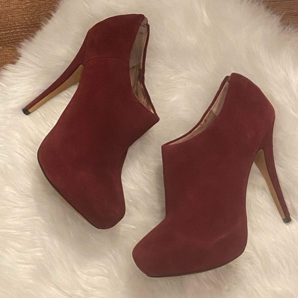 LN Vince Camuto Maroon Burgundy Vive Boot Bootie Suede 7